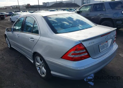 2007 Mercedes-Benz C 230 Sport из США, поврежденный, VIN WDBRF52H17E023904